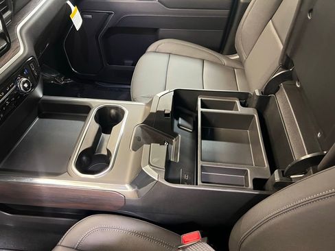 New 2026 GMC Sierra 2500 SLT w/ SLT Convenience Package image 25