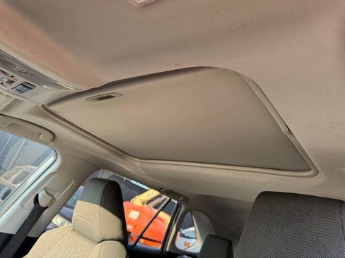 Certified 2021 Toyota RAV4 XLE w/ Convenience Package AWD/4WD image 30