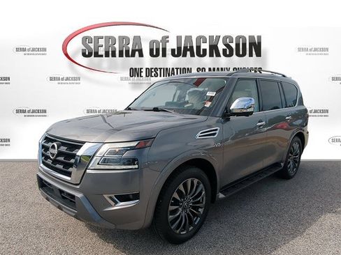 Used 2022 Nissan Armada Platinum w/ Captain's Chairs Package RWD image 4