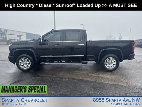 Used 2024 Chevrolet Silverado 2500 High Country AWD/4WD image 6