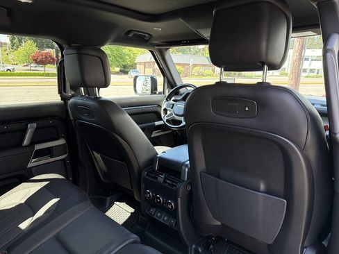 Used 2021 Land Rover Defender 110 X-Dynamic HSE AWD/4WD image 25