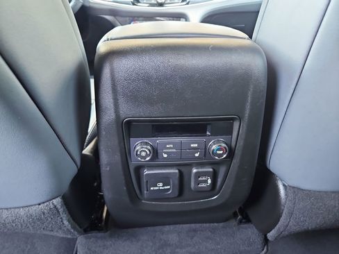 Used 2024 Buick Enclave Premium image 28