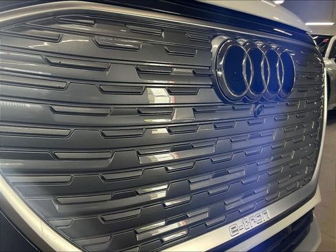 Used 2023 Audi Q4 e-tron Premium Plus w/ Premium Plus image 31