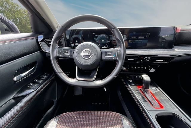 Certified 2025 Nissan Kicks SR AWD/4WD image 8