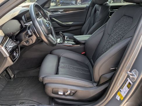 Used 2023 BMW 530i w/ M Sport Package RWD image 11