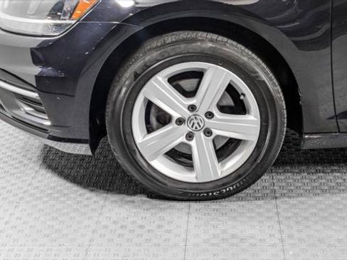 Used 2018 Volkswagen Golf SE FWD image 33