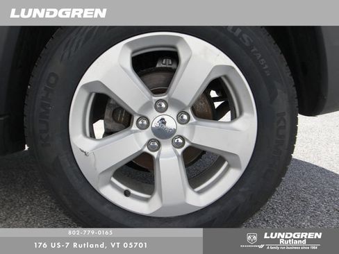 Used 2020 Jeep Compass Latitude w/ Cold Weather Group AWD/4WD image 37