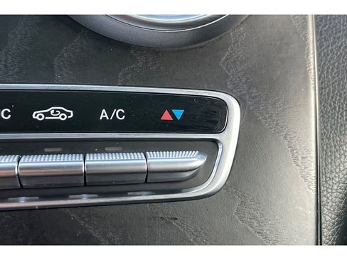 Used 2021 Mercedes-Benz GLC 300 image 29