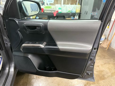 Used 2019 Toyota Tacoma SR5 image 28