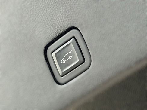 Certified 2023 Cadillac XT6 Premium Luxury w/ Technology Package image 30