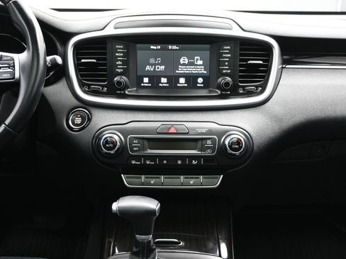 Used 2020 Kia Sorento EX FWD image 31