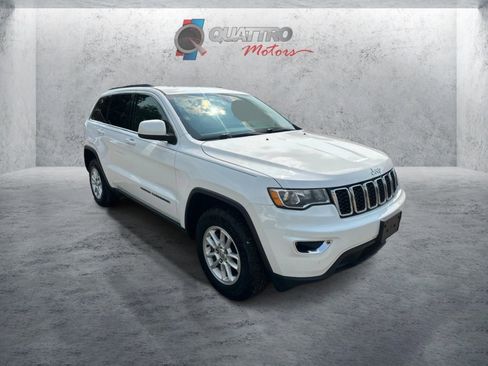 Used 2018 Jeep Grand Cherokee Laredo AWD/4WD image 8