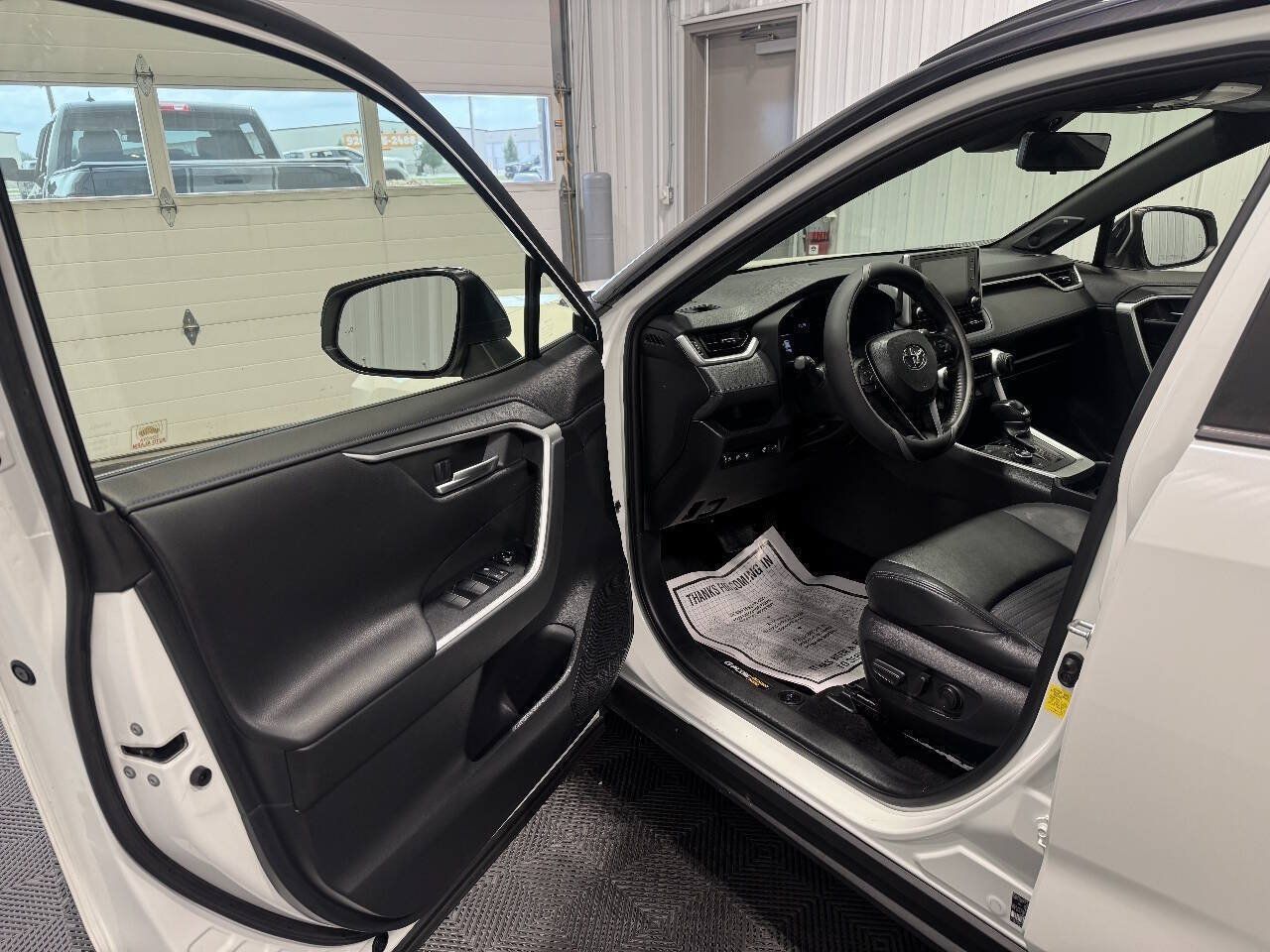 Used 2019 Toyota RAV4 XSE AWD/4WD image 9