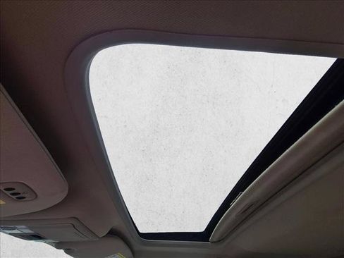 Used 2016 Lincoln Navigator Select RWD image 9