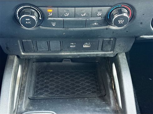 Used 2022 Nissan Frontier SV image 16
