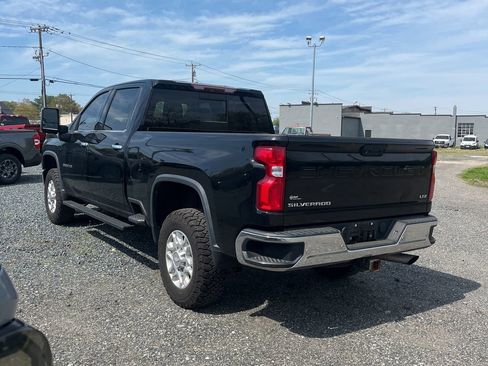 Used 2020 Chevrolet Silverado 2500 LTZ w/ LTZ Plus Package image 3