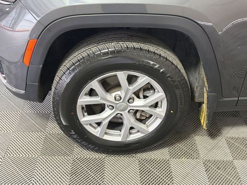 Used 2022 Jeep Grand Cherokee L Limited w/ MOPAR Finishing Package image 12