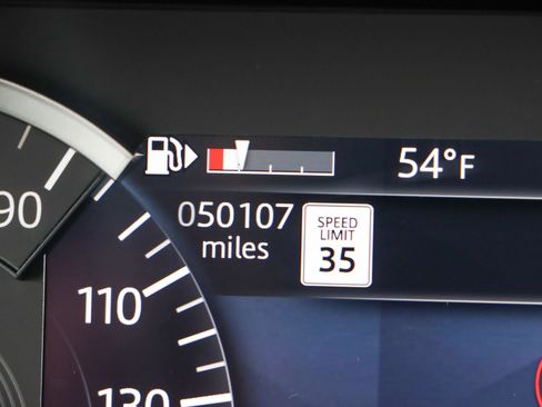 Used 2022 Land Rover Range Rover Velar R-Dynamic S image 16