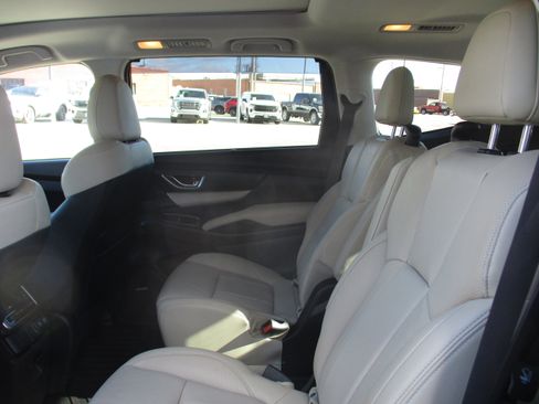 Used 2020 Subaru Ascent Limited w/ Technology Package AWD/4WD image 17