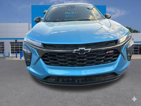 Used 2025 Chevrolet Trax RS w/ Driver Confidence Package image 8