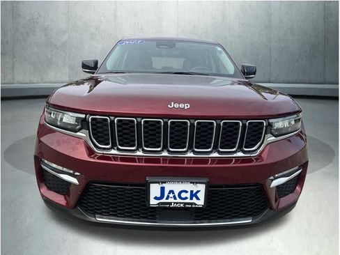 Used 2023 Jeep Grand Cherokee Limited AWD/4WD image 10