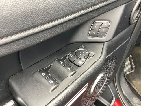 Used 2019 Ford Expedition XLT w/ Equipment Group 202A AWD/4WD image 8