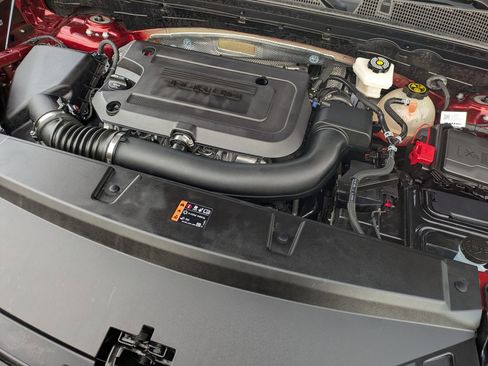 Used 2023 Buick Envision Essence image 37