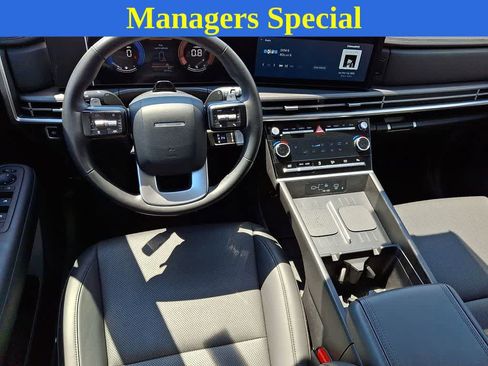 Used 2025 Hyundai Santa Fe SEL FWD image 11