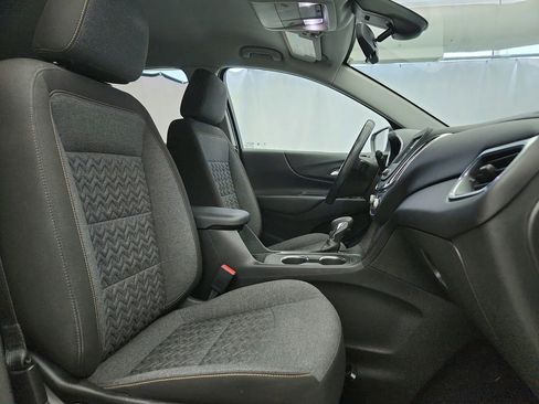 Used 2022 Chevrolet Equinox LT w/ Driver Convenience Package image 23