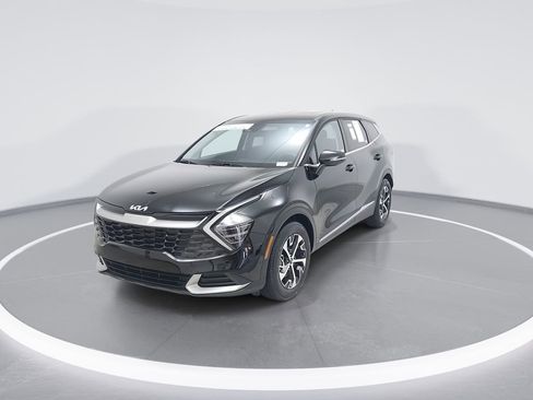 Used 2025 Kia Sportage EX image 4