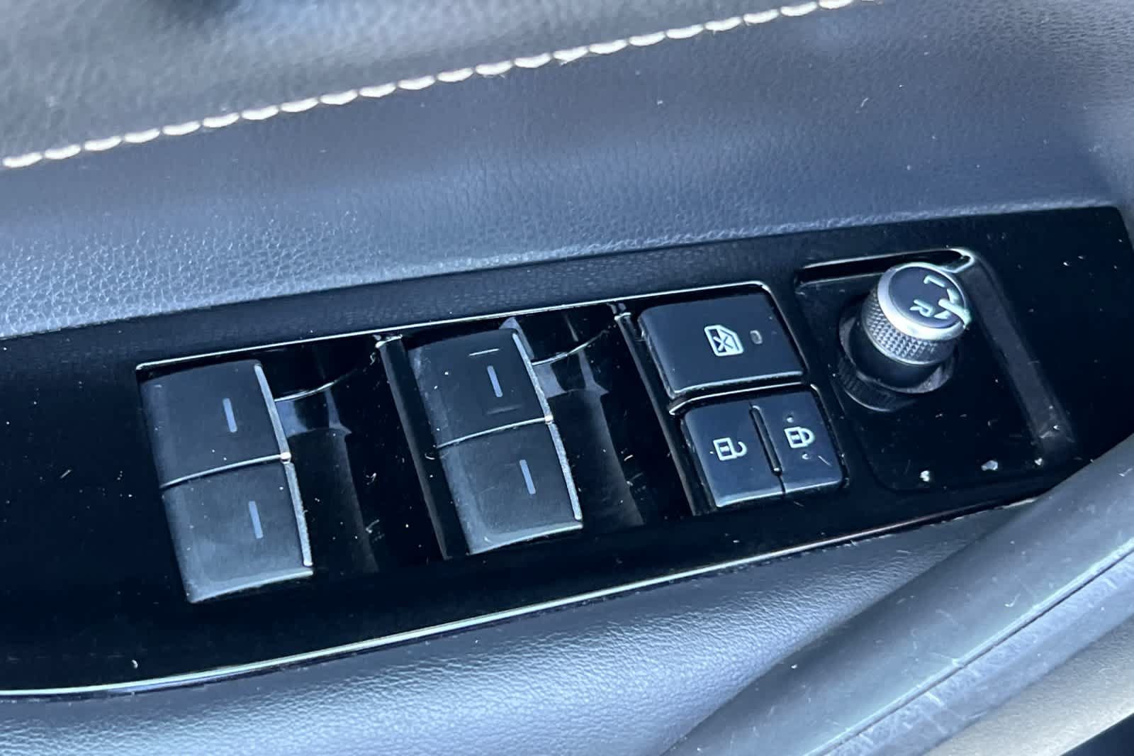 Used 2019 Toyota Corolla SE FWD image 13