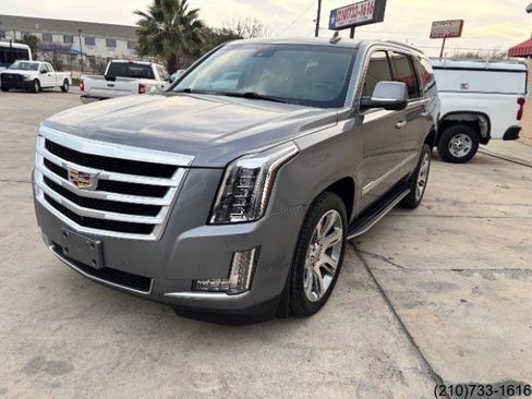 Used 2019 Cadillac Escalade Luxury image 3