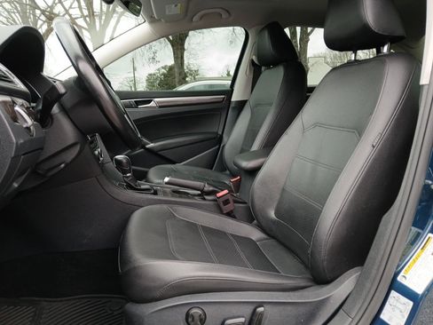 Used 2018 Volkswagen Passat 2.0T SE image 19