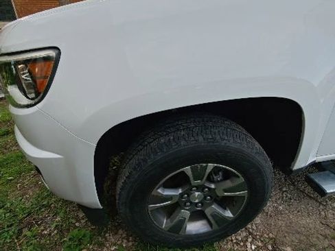 Used 2019 Chevrolet Colorado Z71 AWD/4WD image 14