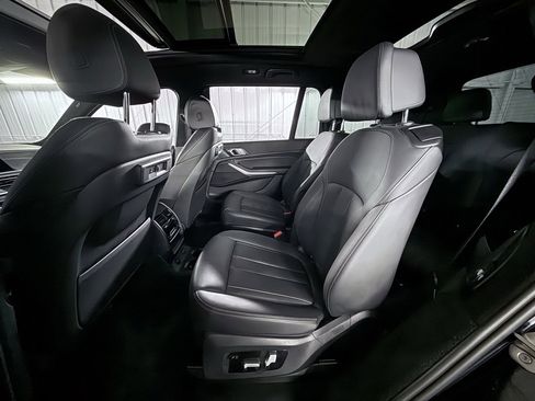 Used 2022 BMW X7 xDrive40i w/ M Sport Package image 23