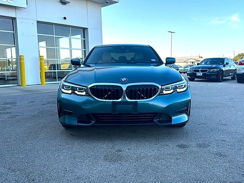 Used 2021 BMW 330i Sedan w/ Convenience Package RWD image 2
