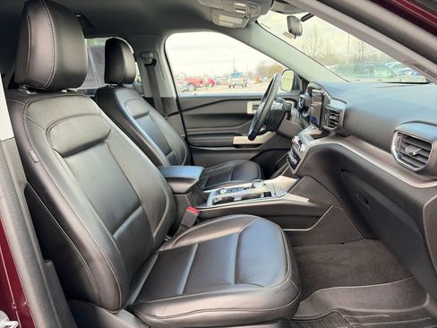 Used 2023 Ford Explorer XLT w/ Equipment Group 202A image 11