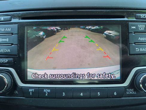 Used 2015 Nissan Sentra SV FWD image 18