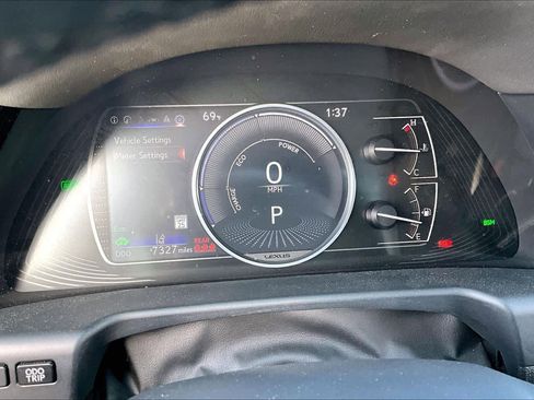 Used 2024 Lexus ES 300h w/ Premium Package image 26