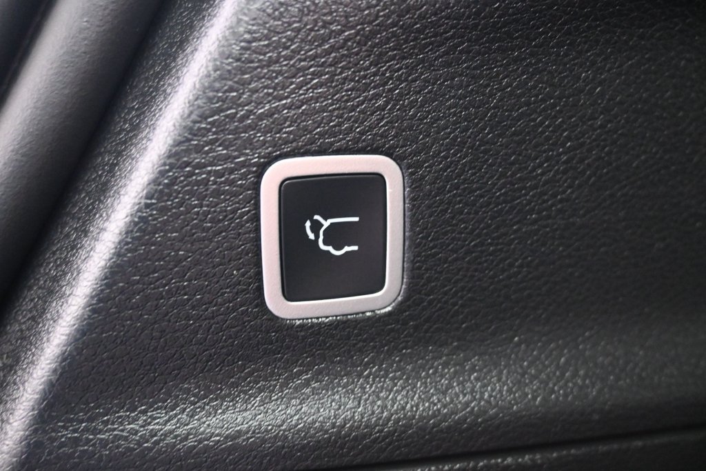 Used 2023 Chrysler Pacifica Touring-L w/ S Appearance Package FWD image 10