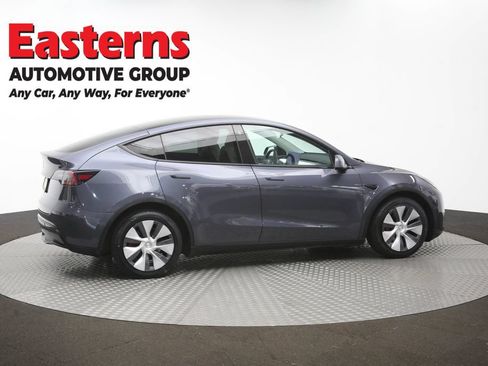 Used 2022 Tesla Model Y Long Range AWD/4WD image 38