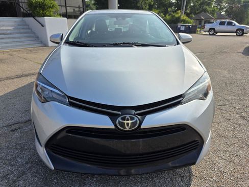 Used 2017 Toyota Corolla LE FWD image 2