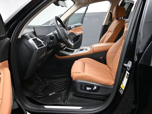 Used 2024 BMW X7 xDrive40i w/ Executive Package image 13