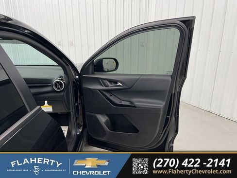 Used 2025 Chevrolet Equinox LT FWD image 14