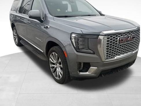 Used 2021 GMC Yukon XL Denali image 3