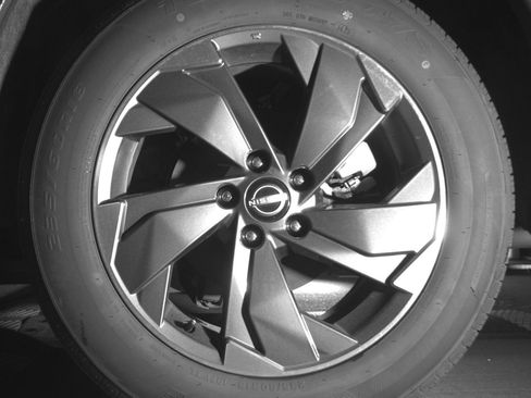 Used 2025 Nissan Rogue SV FWD image 14