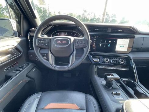 Used 2025 GMC Sierra 1500 AT4 w/ AT4 Premium Package AWD/4WD image 14