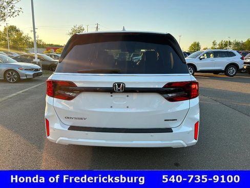 Certified 2025 Honda Odyssey Touring image 5