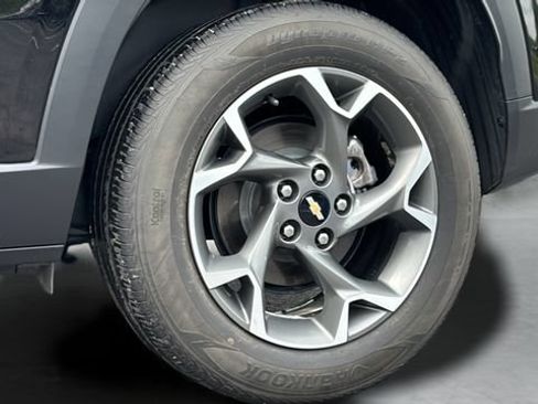 Used 2024 Chevrolet Trax LT w/ Driver Confidence Package FWD image 17