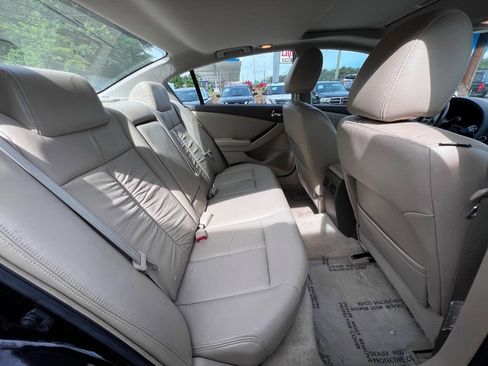 Used 2010 Nissan Altima 2.5 SL w/ SL Pkg FWD image 11